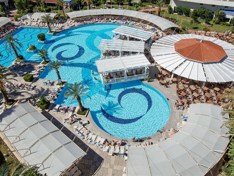 Crystal Admiral Resort Suites & Spa 159524