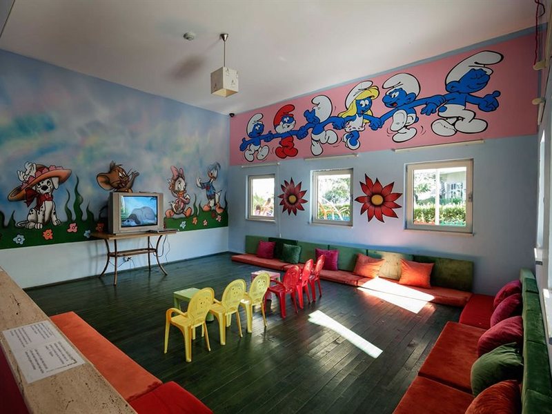 Crystal Admiral Resort Suites & Spa 159525