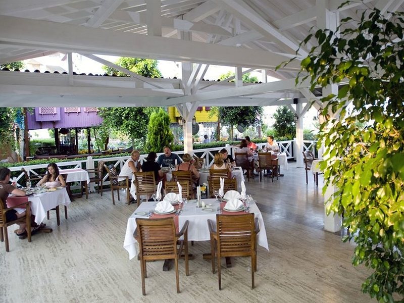 Crystal Admiral Resort Suites & Spa 159526