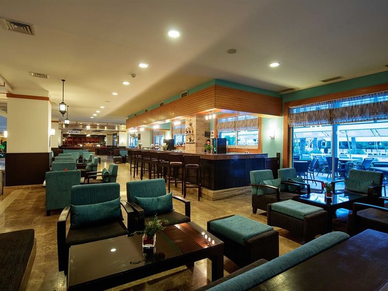 Crystal Admiral Resort Suites & Spa 159527