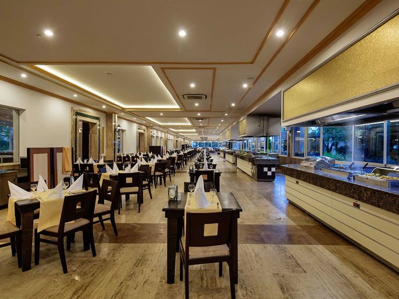 Crystal Admiral Resort Suites & Spa 159534