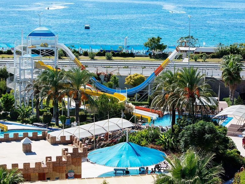 Crystal Admiral Resort Suites & Spa 159538