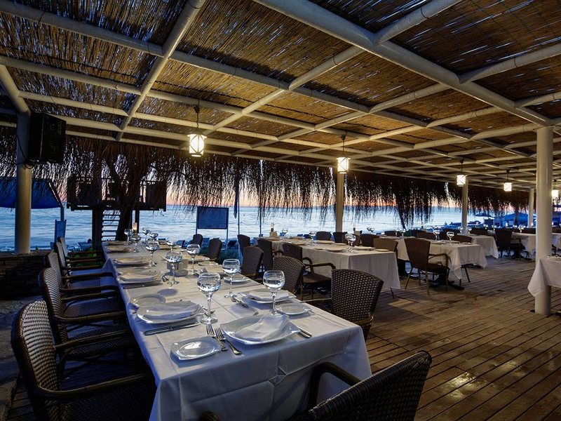 Crystal Admiral Resort Suites & Spa 159559