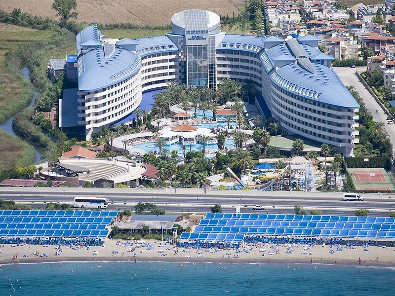 Crystal Admiral Resort Suites & Spa 159561