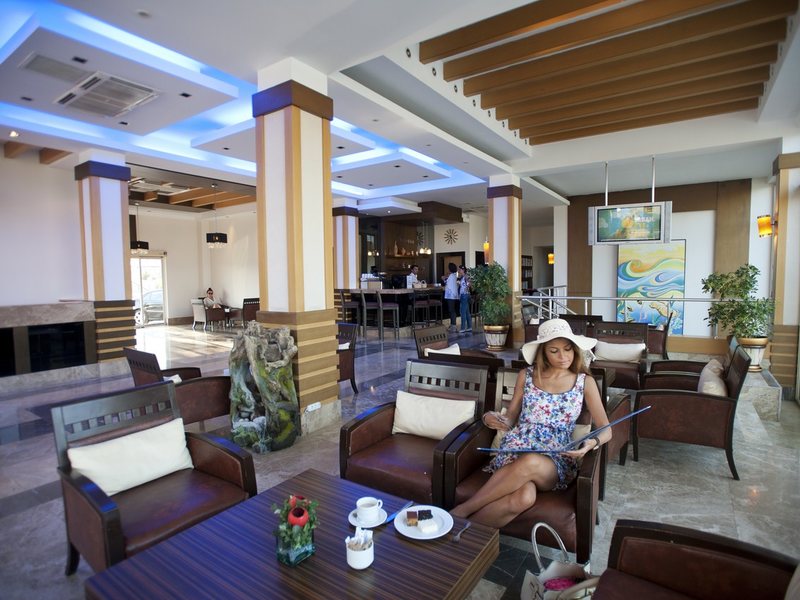 Crystal Aura Aqua Collection Resort (ex 52080