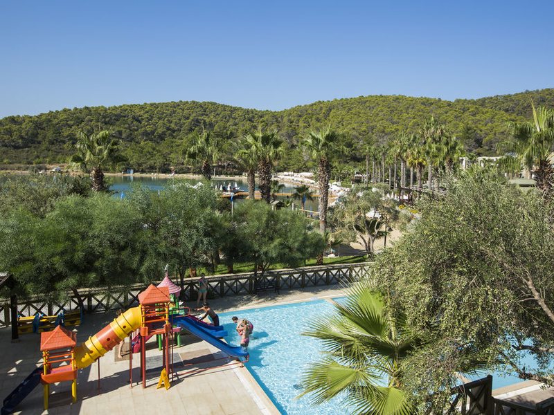 Crystal Green Bay Resort & Spa 159641