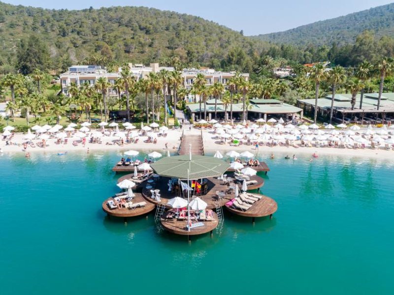 Crystal Green Bay Resort & Spa 294900