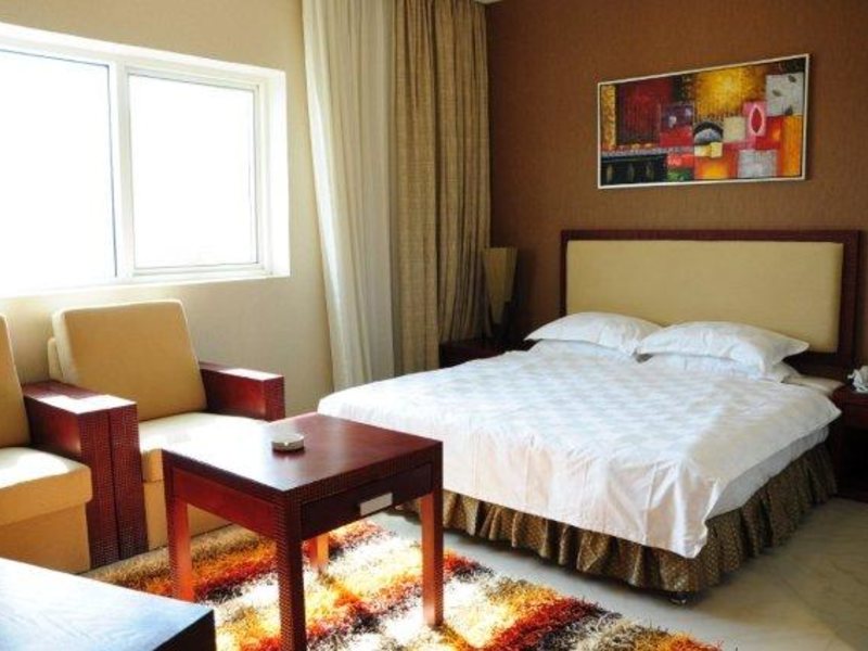 Crystal Plaza Hotel 112419