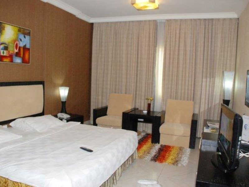 Crystal Plaza Hotel 112426