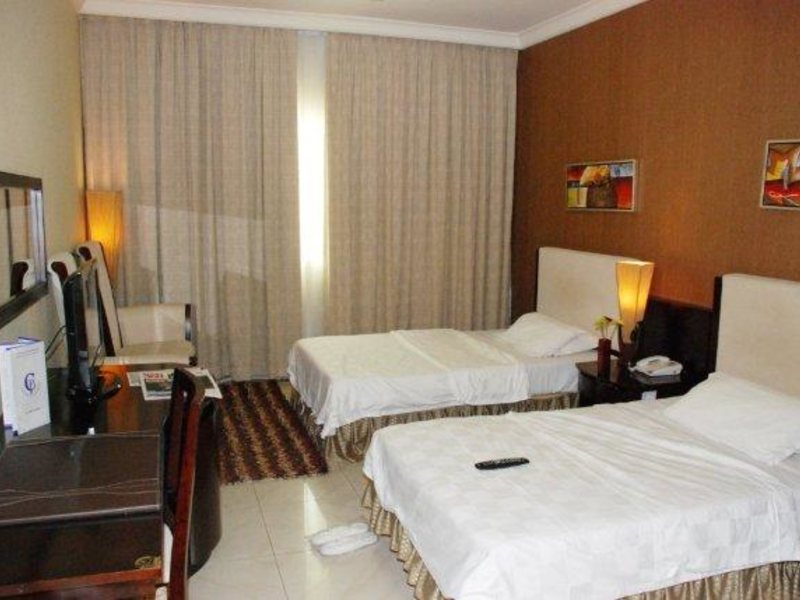 Crystal Plaza Hotel 112427