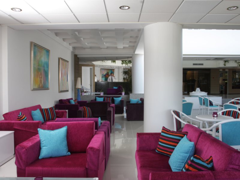 Crystal Springs Beach Hotel 100455