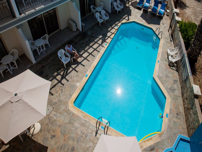 Crystallo Hotel Apts 100457