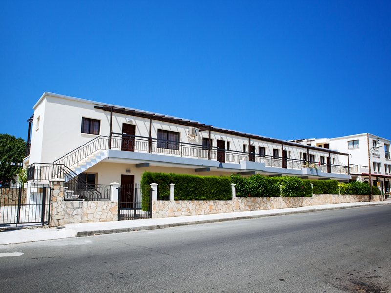 Crystallo Hotel Apts 100458