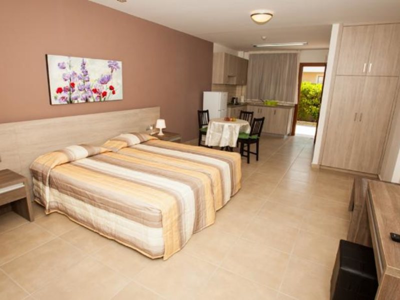 Crystallo Hotel Apts 115942