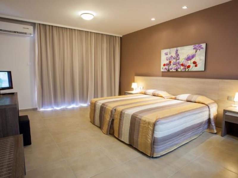 Crystallo Hotel Apts 115945