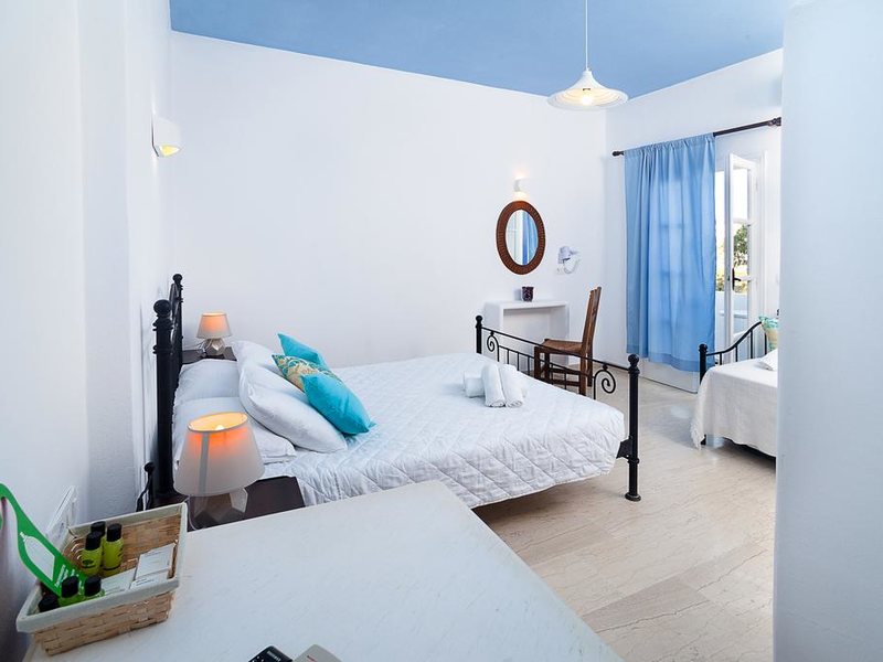 Cyclades Hotel  283486