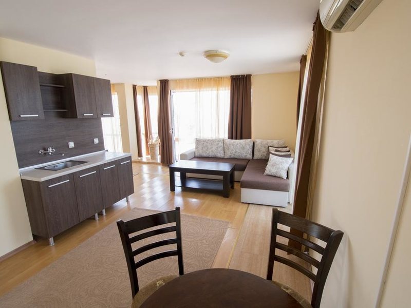 Damyanoff Hotel   319107