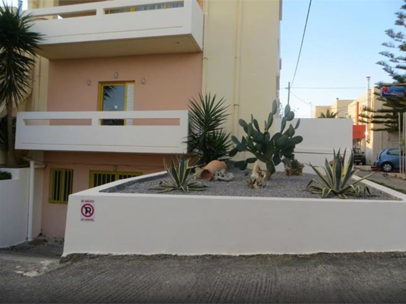 Danaos Beach Apartments 96568