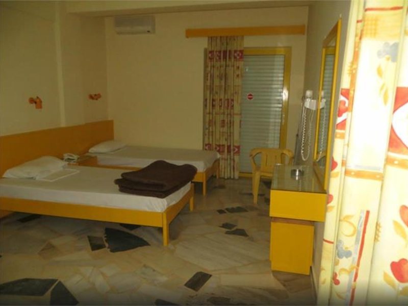 Danaos Beach Apartments 96569