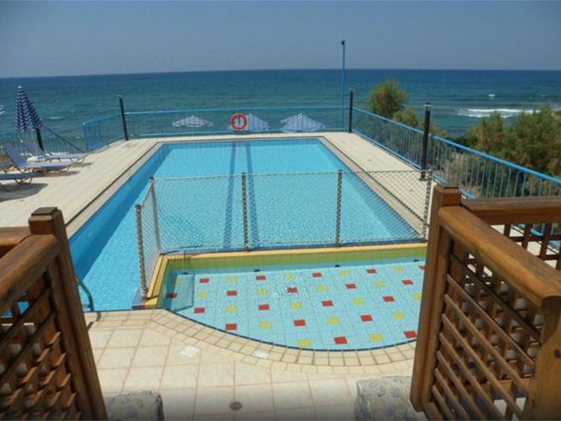 Danaos Beach Apartments 96571