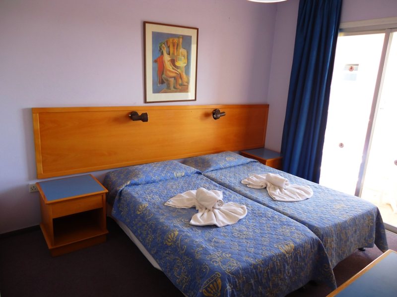 Daphne Hotel Apts 100463