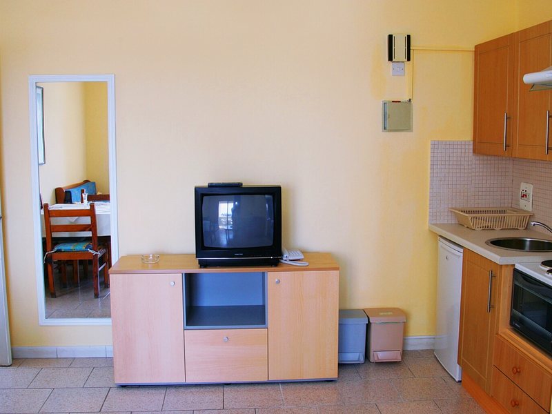 Daphne Hotel Apts 100472