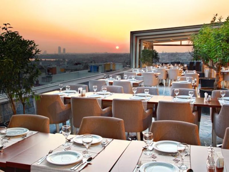 Dark Hill Hotel 68763