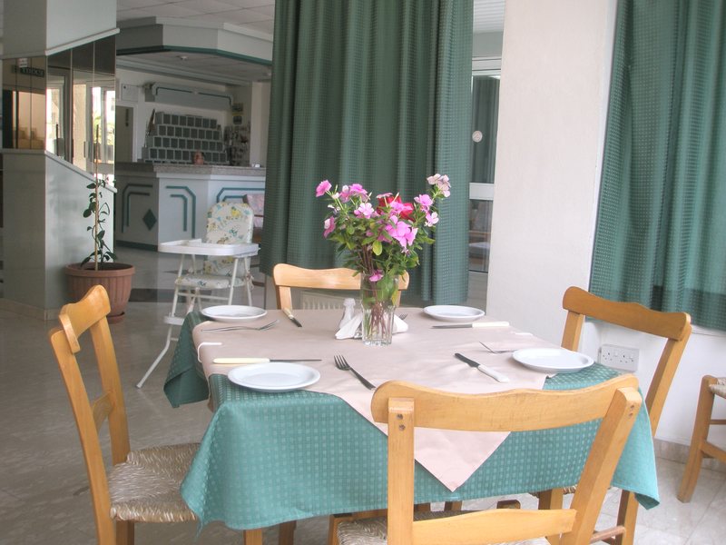 Debbi Xenia Hotel Apts 100478