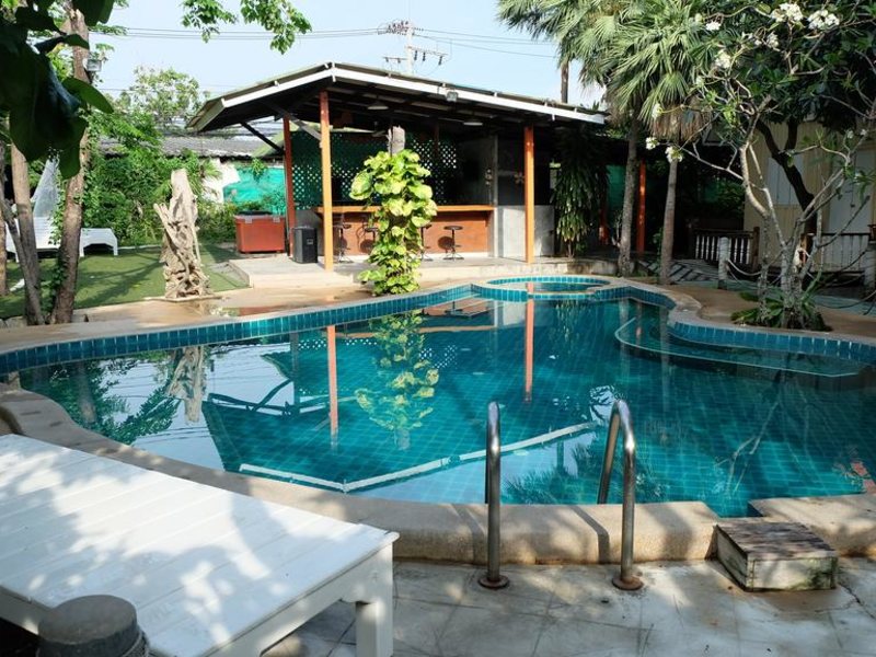 Deeden Pattaya Resort 222525