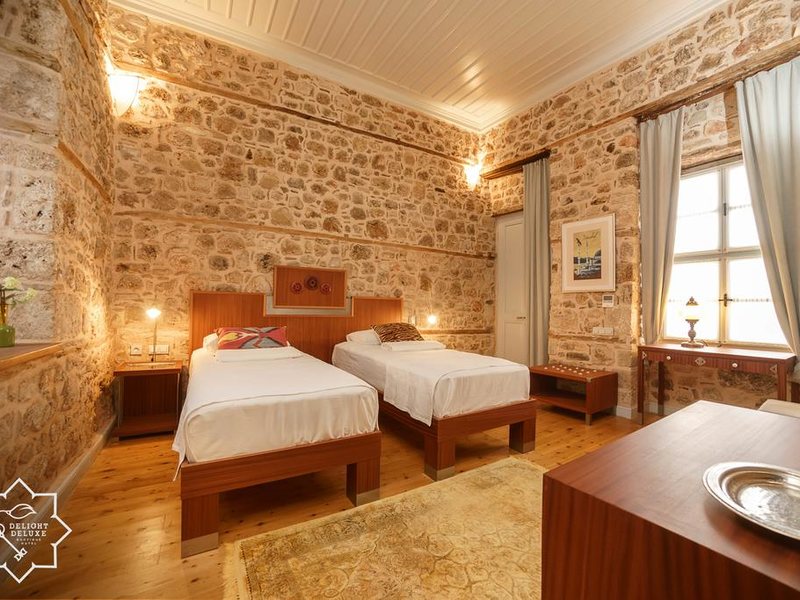 Delight Deluxe Boutique 271565