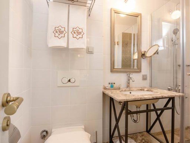 Delight Deluxe Boutique 271572