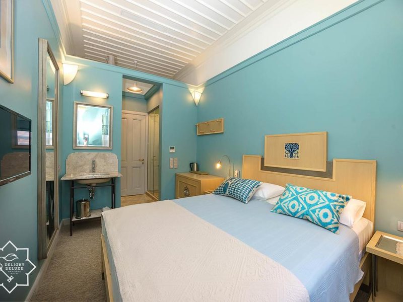 Delight Deluxe Boutique 271574