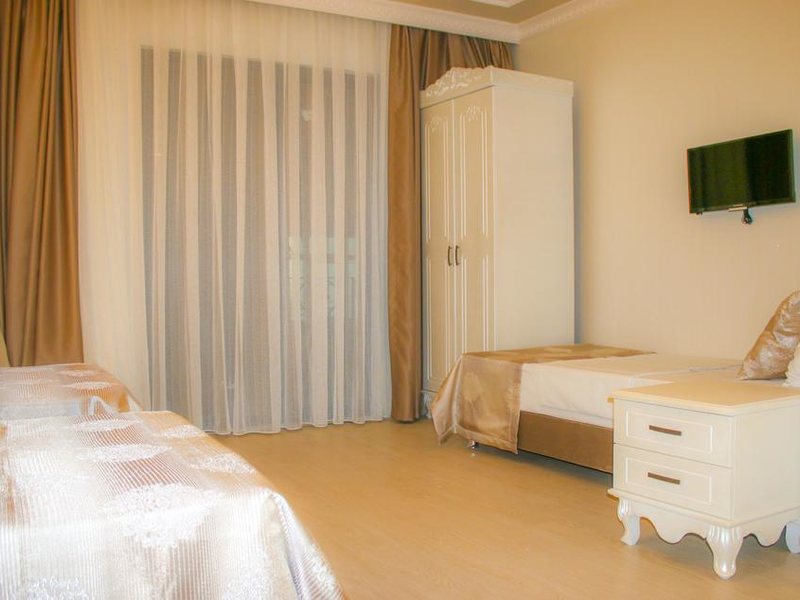 Deluxe Newport Hotel 279607