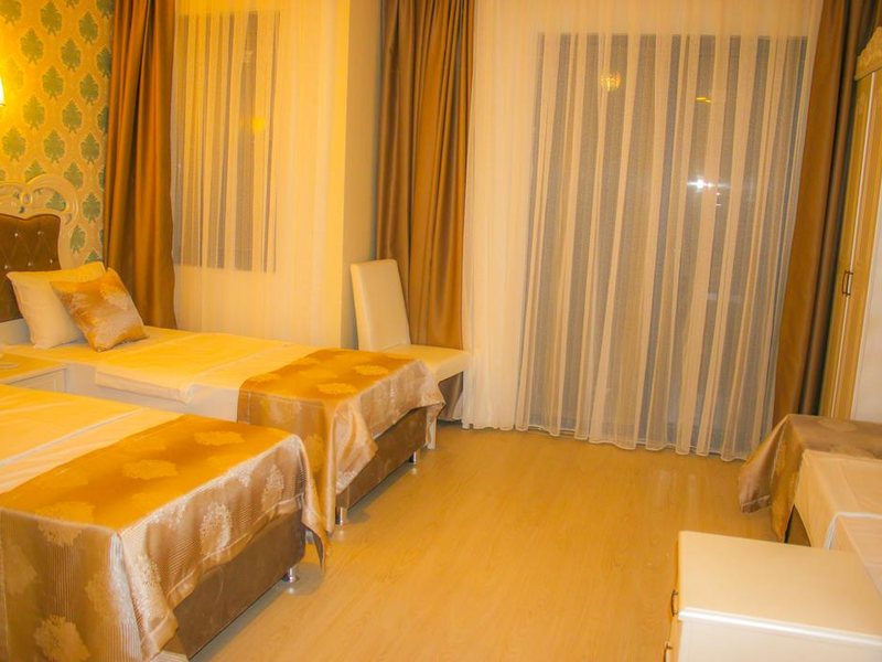 Deluxe Newport Hotel 279611