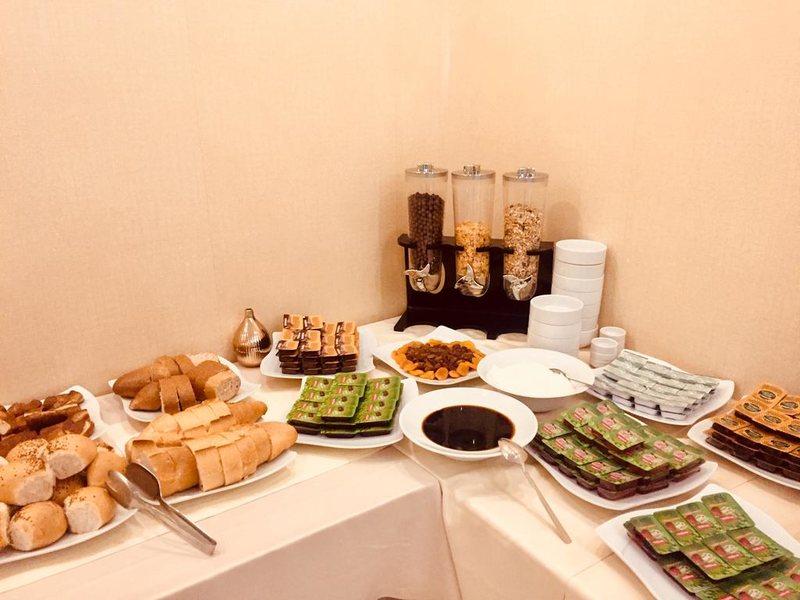 Deluxe Newport Hotel 279613