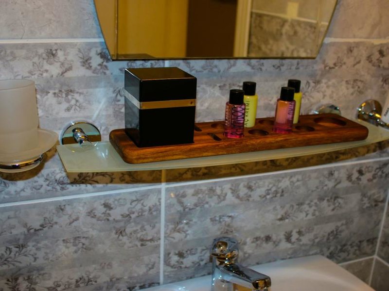 Deluxe Newport Hotel 279618