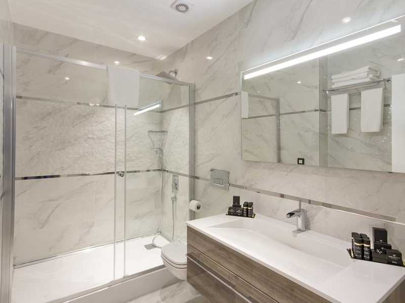 Dencity Hotel & Spa  271600