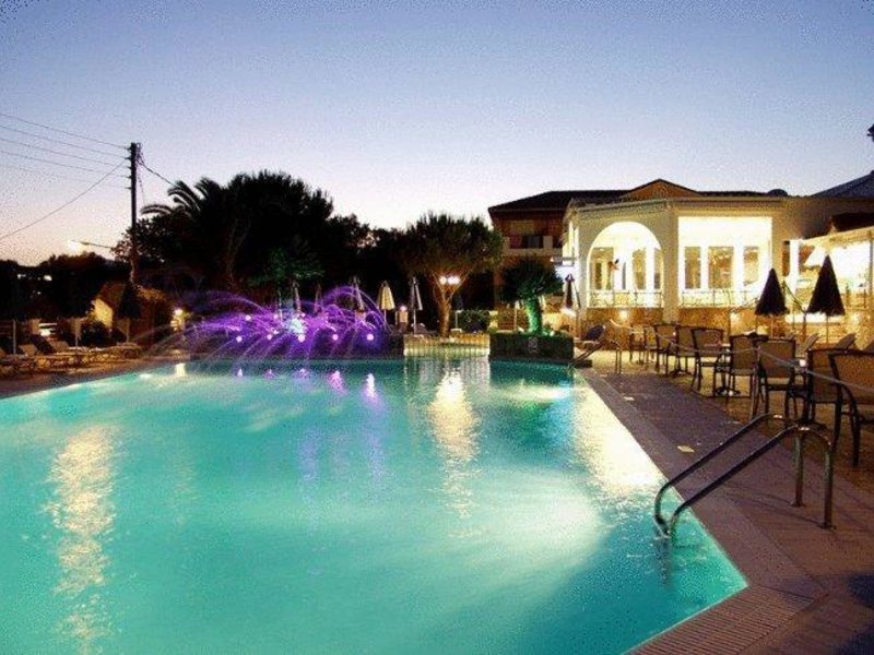 Dennys Inn Hotel 305826