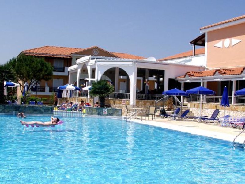 Dennys Inn Hotel 305827