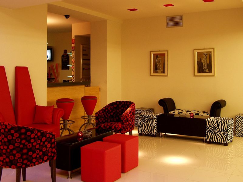 Dennys Inn Hotel 305829