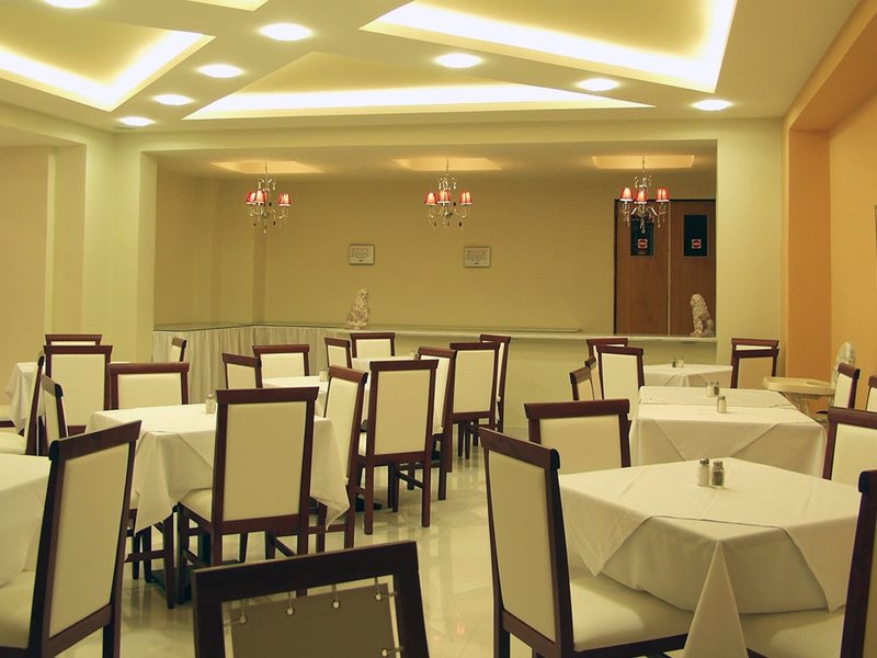 Dennys Inn Hotel 305831