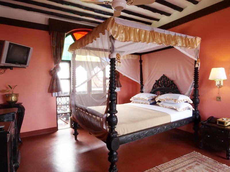 Dhow Palace Hotel 199189