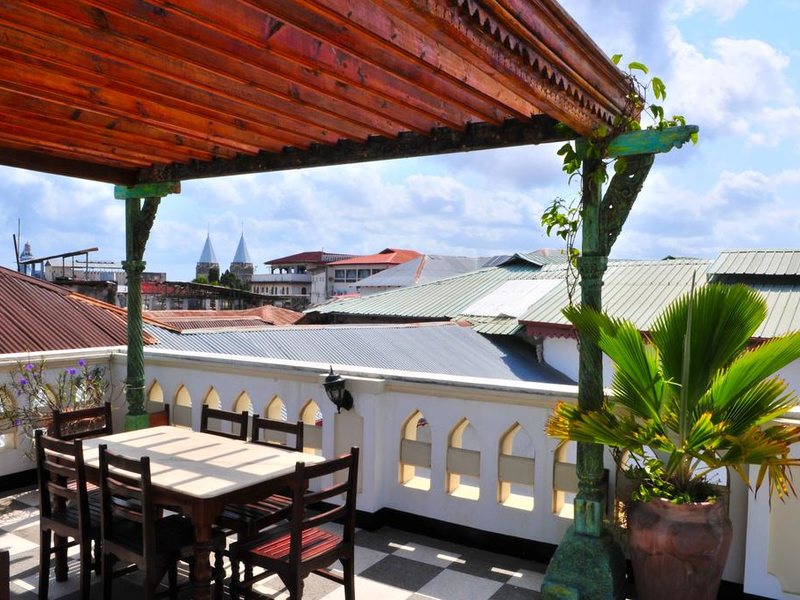 Dhow Palace Hotel 199211