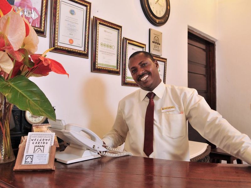 Dhow Palace Hotel 199212