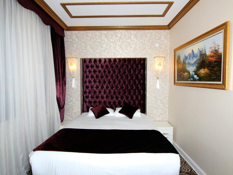 Diamond Royal Hotel  195042