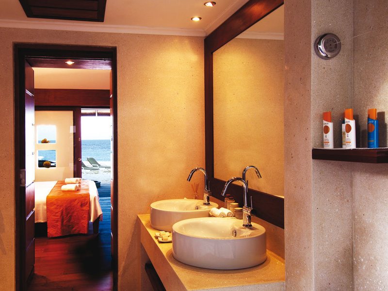 Diamonds Athuruga Maldives 134524