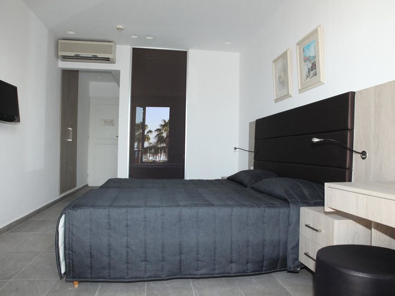 Dionysos Central Hotel 205279