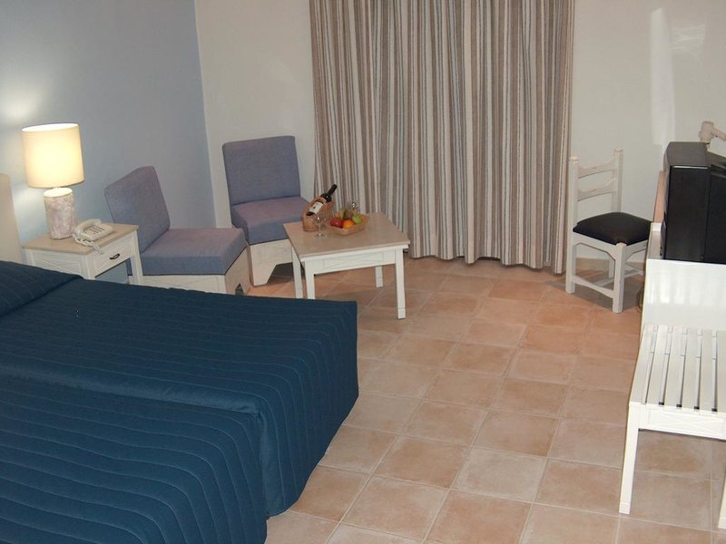 Dionysos Central Hotel 205281