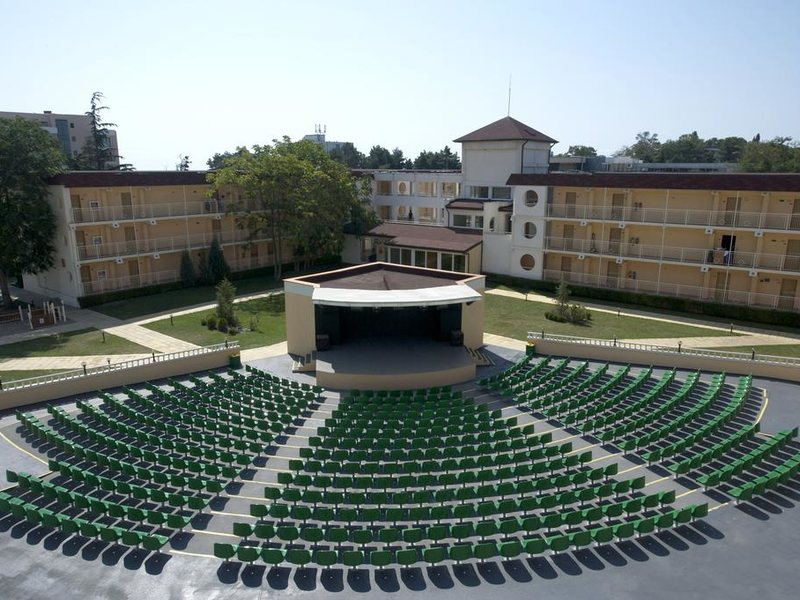 Dit Evrika Beach Club  170433