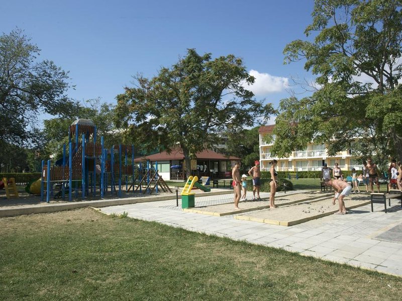 Dit Evrika Beach Club  170437